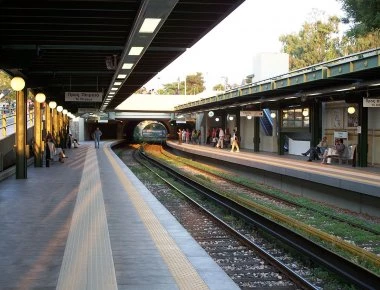 Άστεγος Βρετανός ο άντρας που βρέθηκε νεκρός στο σταθμό του ΗΣΑΠ στο Θησείο
